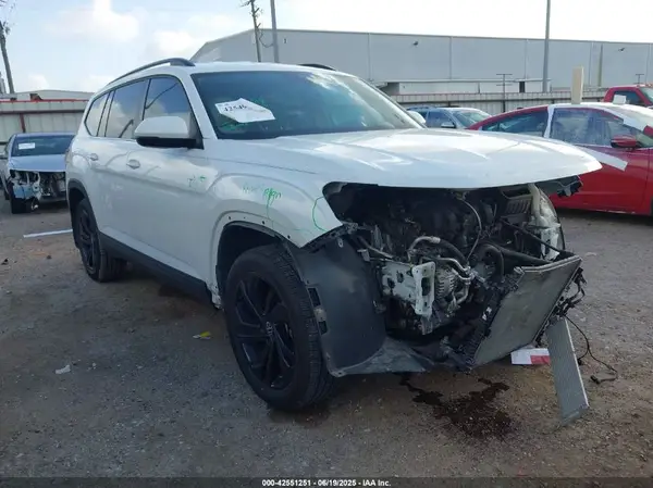 1V2WR2CA8NC562216 2022 VOLKSWAGEN ATLAS - Image 1
