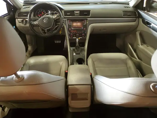 1VWAA7A30JC004825 2018 VOLKSWAGEN PASSAT - Image 8