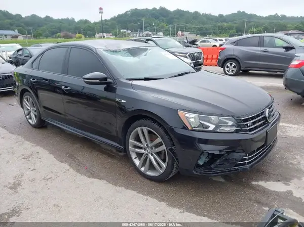 1VWAA7A30JC006753 2018 VOLKSWAGEN PASSAT - Image 1