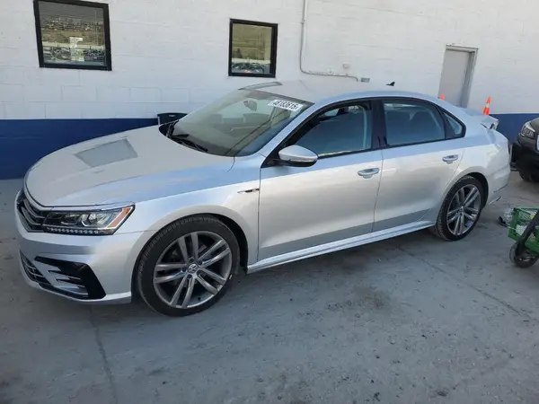 1VWAA7A30JC009197 2018 VOLKSWAGEN PASSAT - Image 1