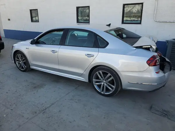 1VWAA7A30JC009197 2018 VOLKSWAGEN PASSAT - Image 2
