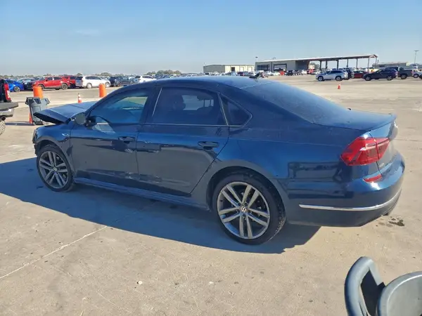 1VWAA7A30JC010463 2018 VOLKSWAGEN PASSAT - Image 2