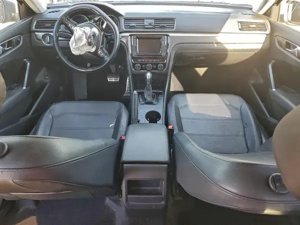 1VWAA7A30JC010463 2018 VOLKSWAGEN PASSAT - Image 8