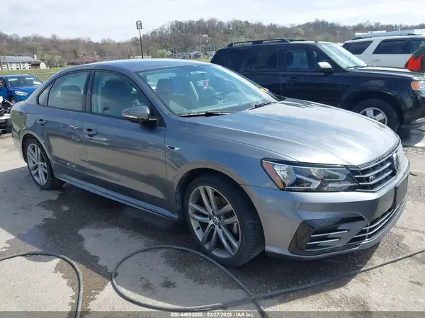 1VWAA7A30JC014240 2018 VOLKSWAGEN PASSAT - Image 1
