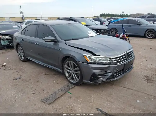 1VWAA7A30JC015050 2018 VOLKSWAGEN PASSAT - Image 1