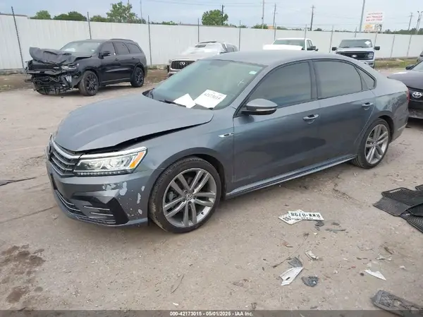 1VWAA7A30JC015050 2018 VOLKSWAGEN PASSAT - Image 2