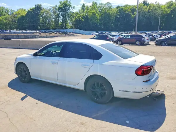 1VWAA7A30JC016604 2018 VOLKSWAGEN PASSAT - Image 2