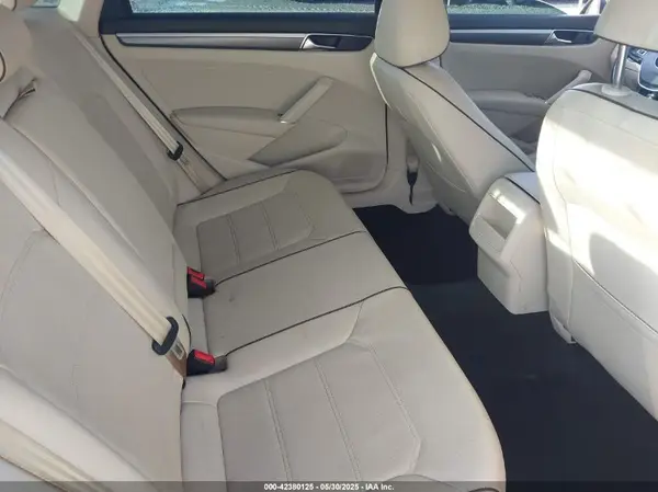 1VWAA7A30JC019938 2018 VOLKSWAGEN PASSAT - Image 8