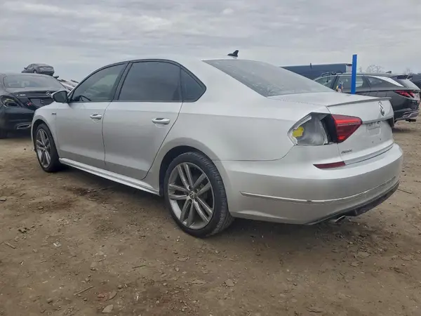 1VWAA7A30JC022953 2018 VOLKSWAGEN PASSAT - Image 2