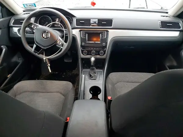1VWAA7A30JC024511 2018 VOLKSWAGEN PASSAT - Image 8
