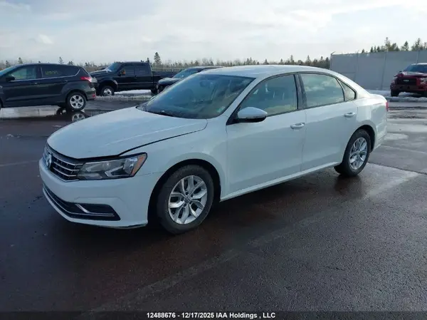 1VWAA7A30JC028428 2018 VOLKSWAGEN PASSAT - Image 2
