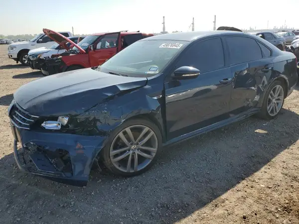 1VWAA7A30JC034438 2018 VOLKSWAGEN PASSAT - Image 1