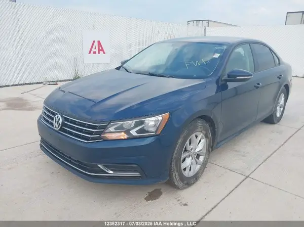 1VWAA7A30JC036318 2018 VOLKSWAGEN PASSAT - Image 2