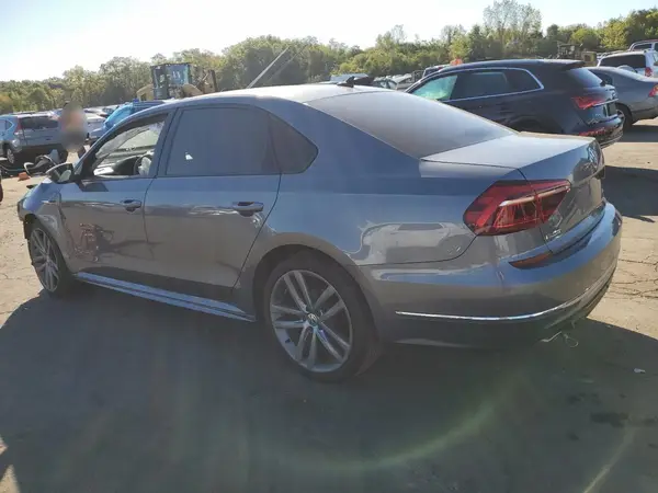 1VWAA7A30JC037260 2018 VOLKSWAGEN PASSAT - Image 2