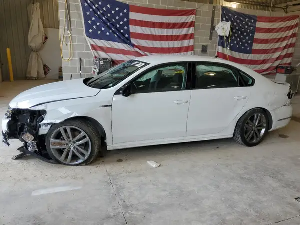 1VWAA7A30JC046198 2018 VOLKSWAGEN PASSAT - Image 1
