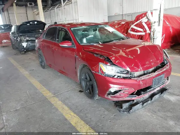 1VWAA7A31JC004669 2018 VOLKSWAGEN PASSAT - Image 1
