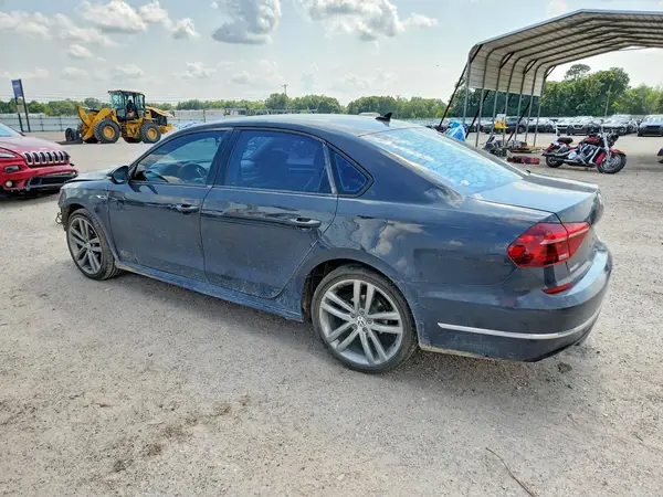 1VWAA7A31JC010603 2018 VOLKSWAGEN PASSAT - Image 2