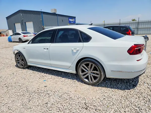 1VWAA7A31JC011959 2018 VOLKSWAGEN PASSAT - Image 2