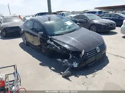 1VWAA7A31JC015784 2018 VOLKSWAGEN PASSAT