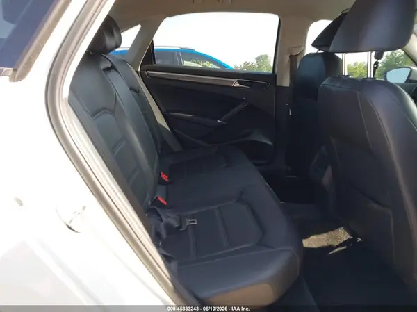 1VWAA7A31JC018328 2018 VOLKSWAGEN PASSAT - Image 8