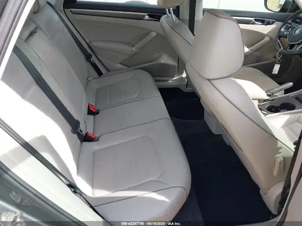 1VWAA7A31JC025005 2018 VOLKSWAGEN PASSAT - Image 8