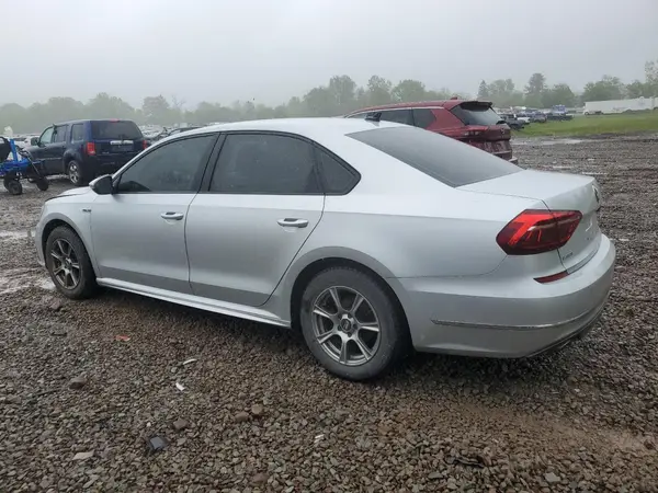 1VWAA7A31JC030768 2018 VOLKSWAGEN PASSAT - Image 2