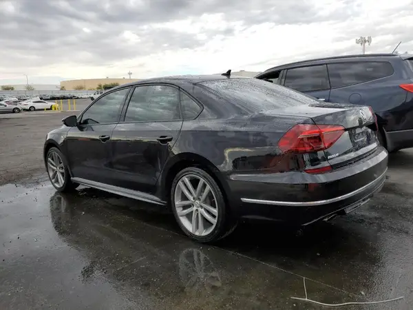 1VWAA7A32JC010058 2018 VOLKSWAGEN PASSAT - Image 2