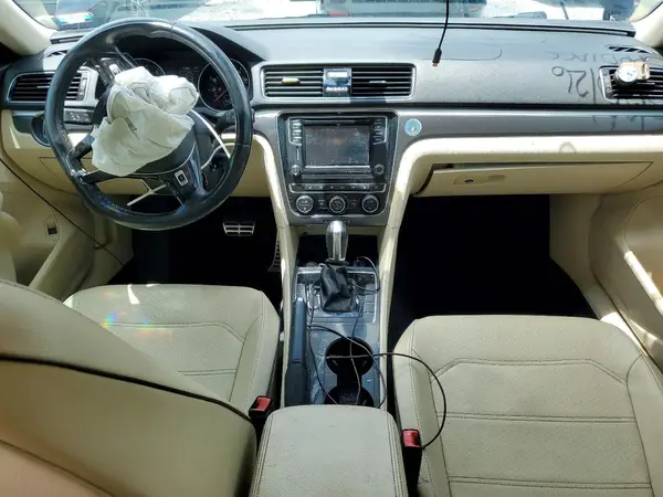 1VWAA7A32JC010948 2018 VOLKSWAGEN PASSAT - Image 8
