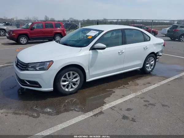 1VWAA7A32JC011176 2018 VOLKSWAGEN PASSAT - Image 2