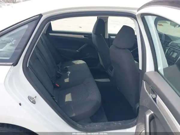 1VWAA7A32JC011176 2018 VOLKSWAGEN PASSAT - Image 8
