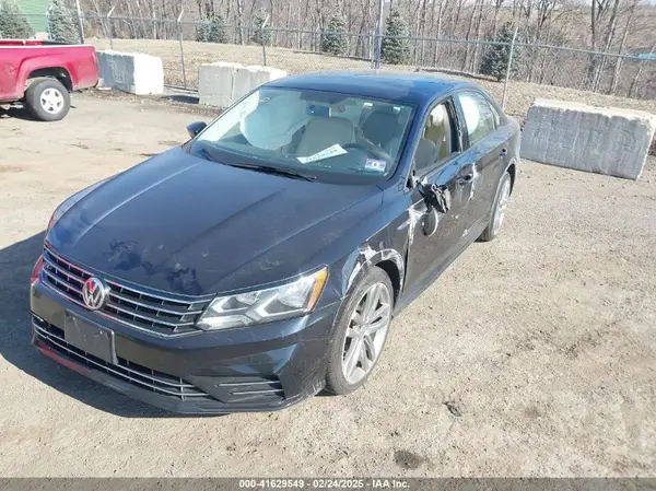 1VWAA7A32JC014403 2018 VOLKSWAGEN PASSAT - Image 2