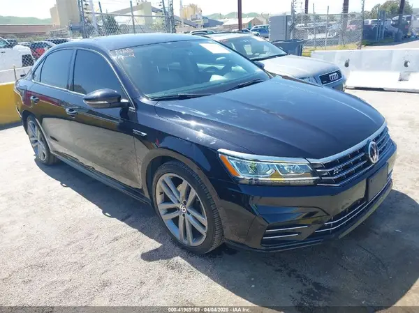 1VWAA7A32JC014840 2018 VOLKSWAGEN PASSAT - Image 1