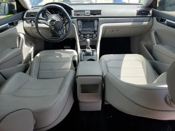 1VWAA7A32JC015745 2018 VOLKSWAGEN PASSAT - Image 8
