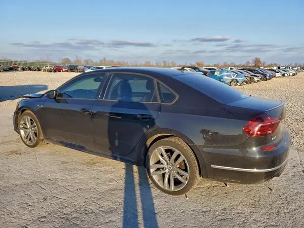 1VWAA7A32JC025479 2018 VOLKSWAGEN PASSAT - Image 2
