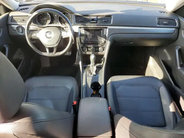 1VWAA7A32JC027989 2018 VOLKSWAGEN PASSAT - Image 8