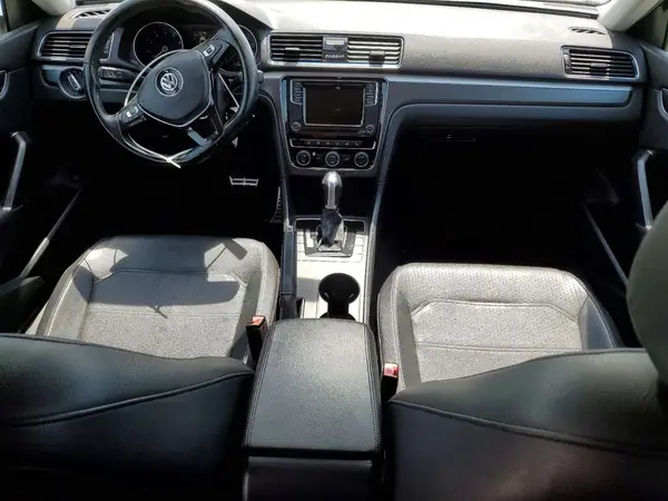 1VWAA7A32JC030987 2018 VOLKSWAGEN PASSAT - Image 8