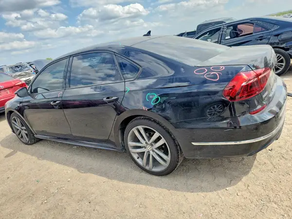 1VWAA7A32JC033680 2018 VOLKSWAGEN PASSAT - Image 2