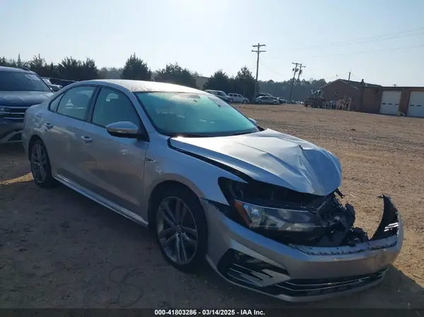 1VWAA7A32JC035560 2018 VOLKSWAGEN PASSAT - Image 1