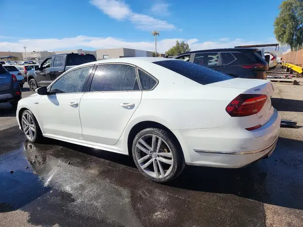 1VWAA7A32JC036806 2018 VOLKSWAGEN PASSAT - Image 2