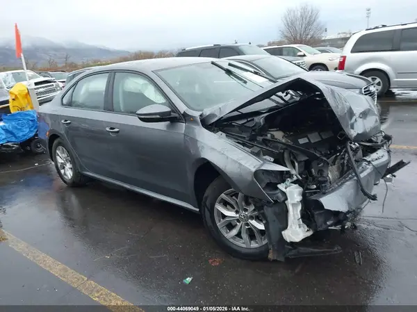 1VWAA7A32JC046042 2018 VOLKSWAGEN PASSAT - Image 1