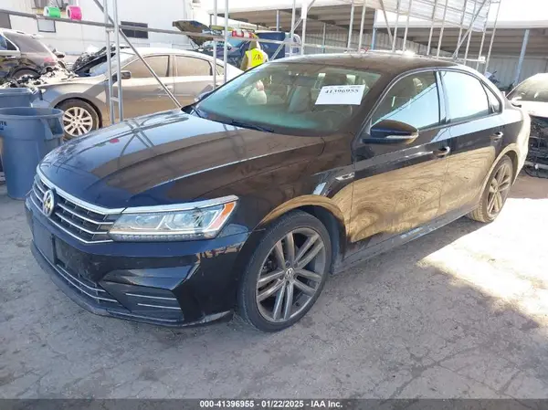 1VWAA7A32JC048857 2018 VOLKSWAGEN PASSAT - Image 2