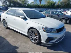 1VWAA7A32JC049913 2018 VOLKSWAGEN PASSAT