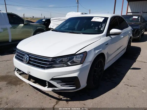 1VWAA7A33JC001045 2018 VOLKSWAGEN PASSAT - Image 2