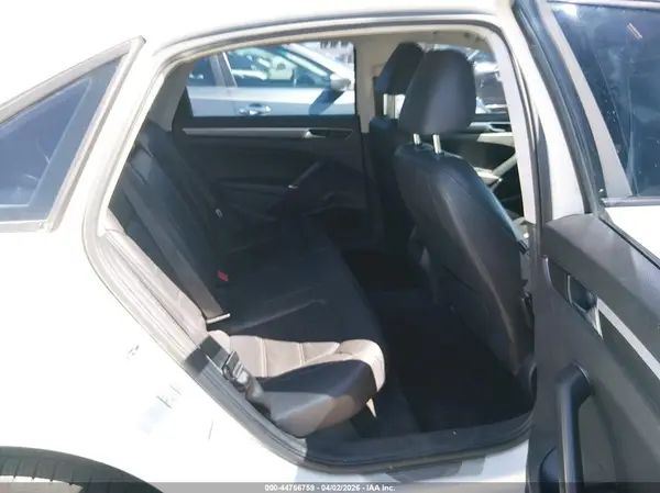 1VWAA7A33JC001045 2018 VOLKSWAGEN PASSAT - Image 8