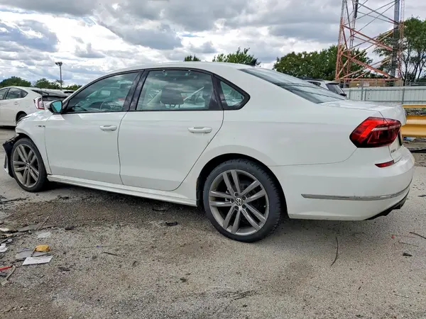 1VWAA7A33JC001143 2018 VOLKSWAGEN PASSAT - Image 2
