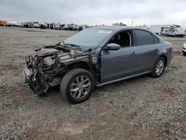1VWAA7A33JC001613 2018 VOLKSWAGEN PASSAT - Image 1