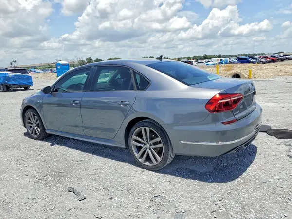 1VWAA7A33JC001773 2018 VOLKSWAGEN PASSAT - Image 2