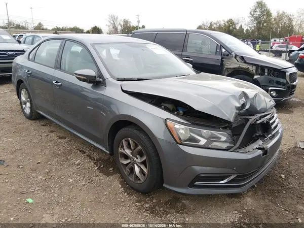 1VWAA7A33JC001918 2018 VOLKSWAGEN PASSAT - Image 1