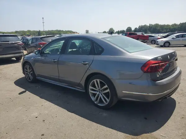 1VWAA7A33JC003250 2018 VOLKSWAGEN PASSAT - Image 2