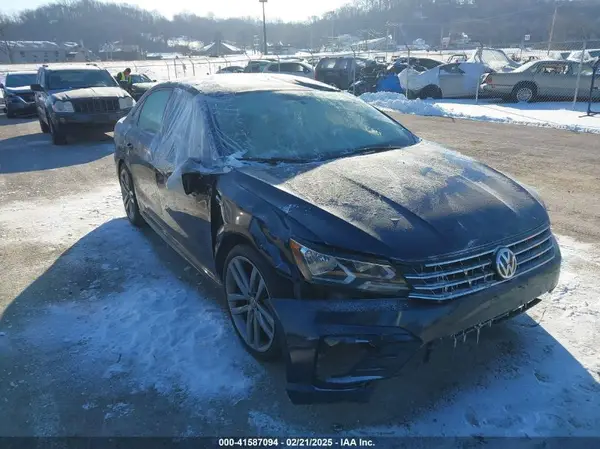 1VWAA7A33JC006276 2018 VOLKSWAGEN PASSAT - Image 1